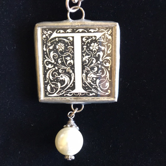 Initial “T” Silver-tone Reversible  Necklace. - Picture 5 of 7